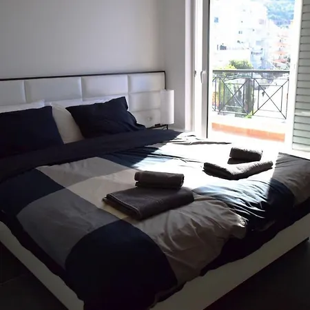 Sunset In Apartament Saranda